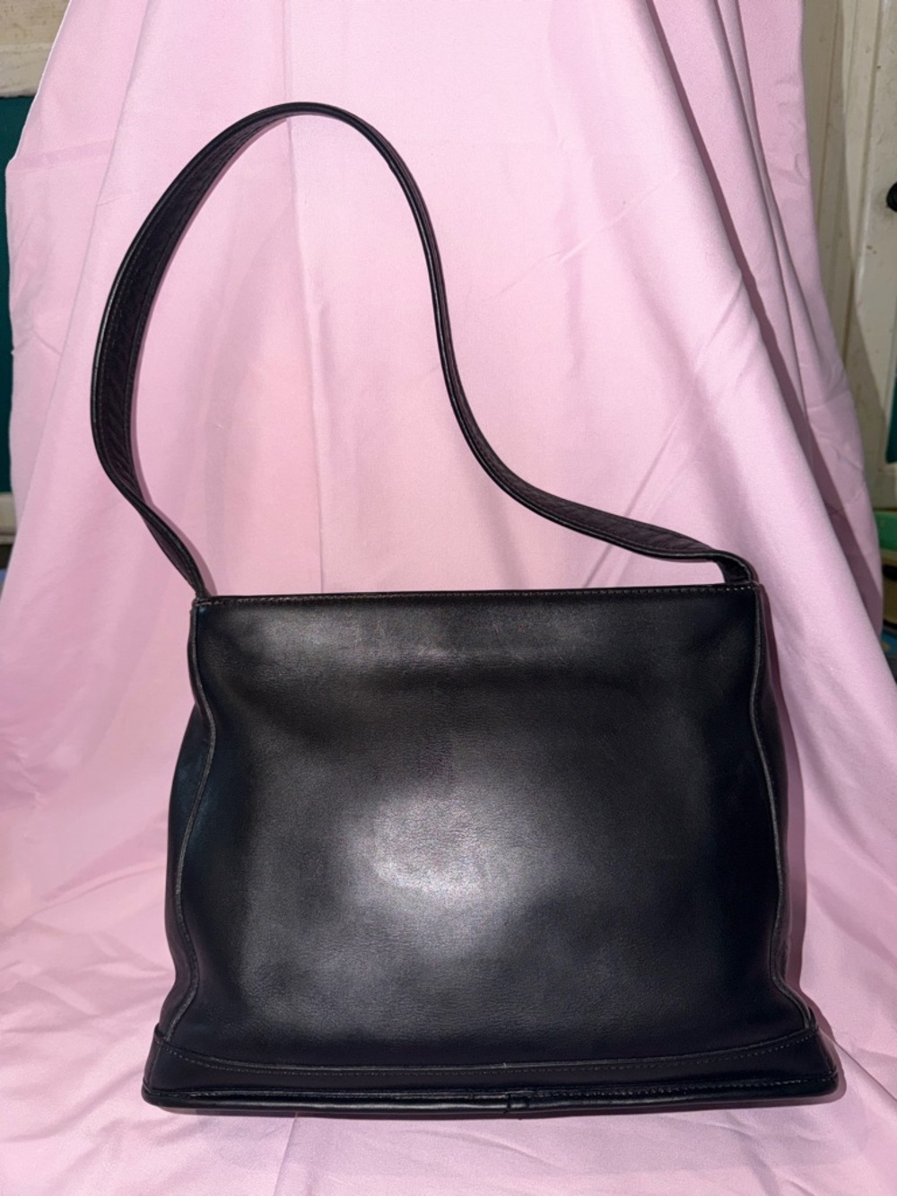 Coach 1999 Bleeker Pocket Zip 9310 Black Glove-Tanned Leather Costa Rica Made